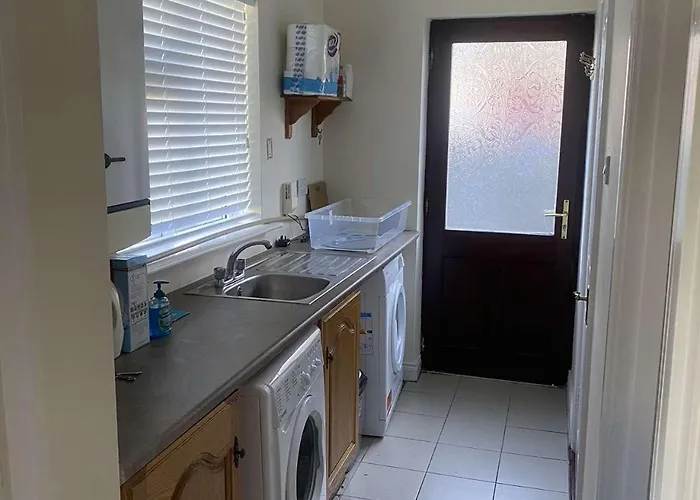 Detached House - Town